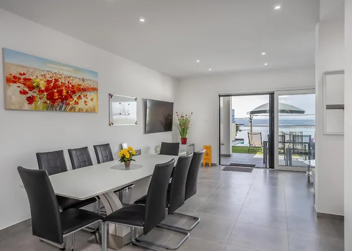 Ewa & Tomi Villa Dramalj